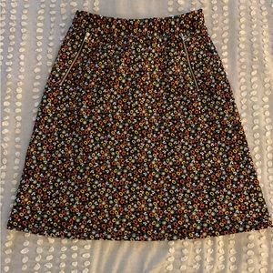Le Lis Collection Women’s Skirt with Zip Pockets.